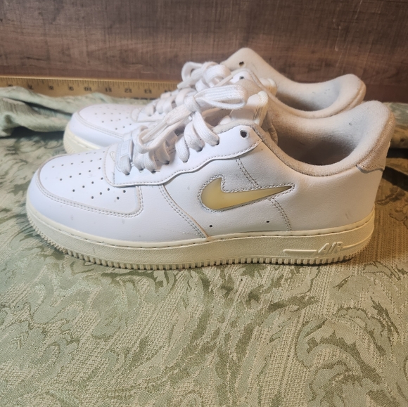 Air Force 1 Pale Vanilla size 8.5 - Picture 2 of 6